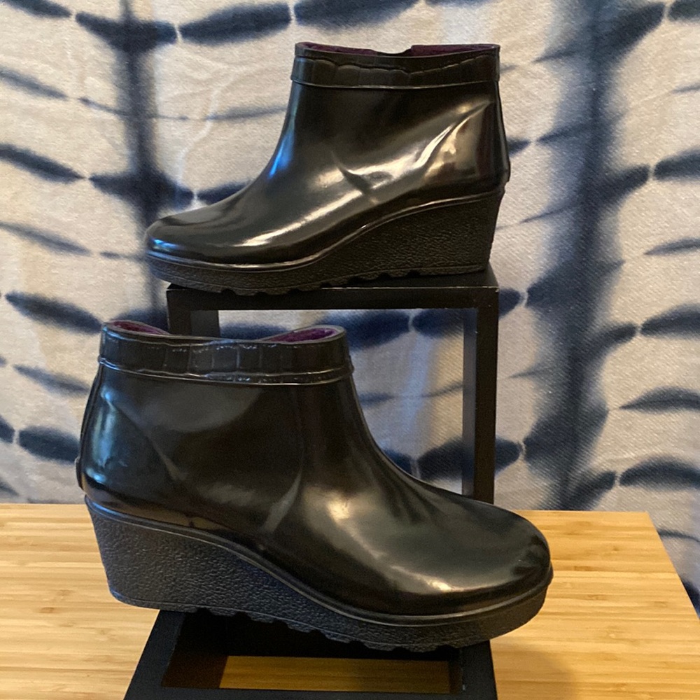 Sperry wedge platform ankle rain boots